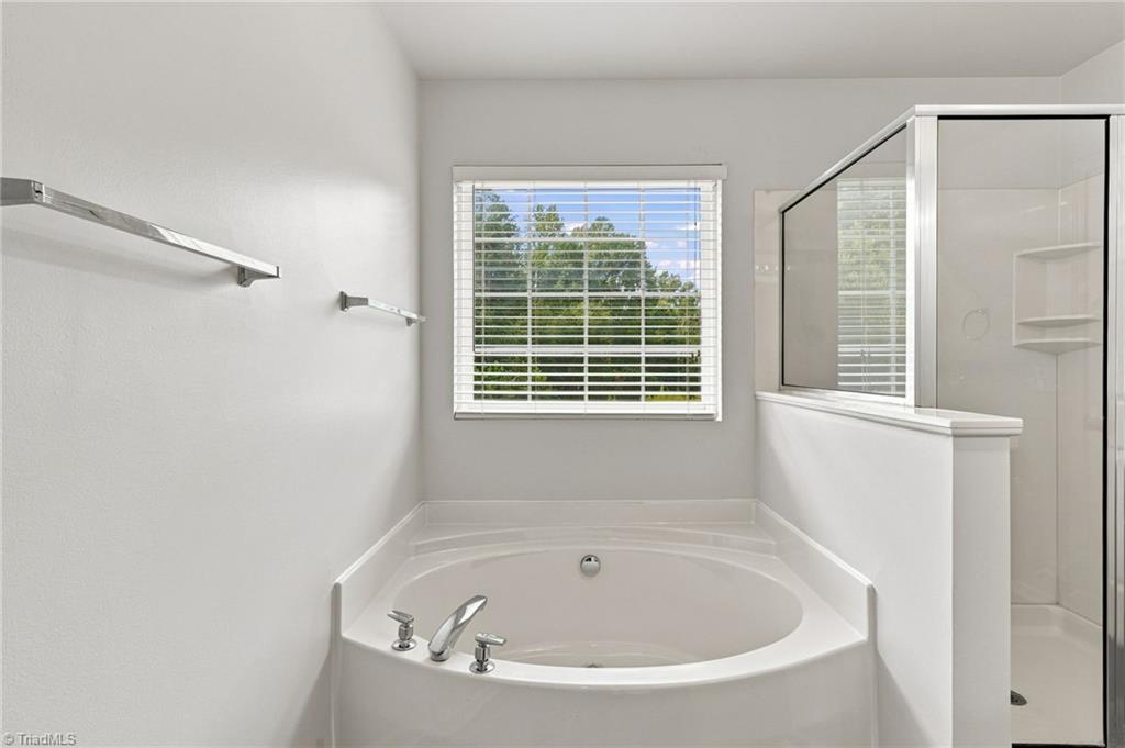 Garden tub